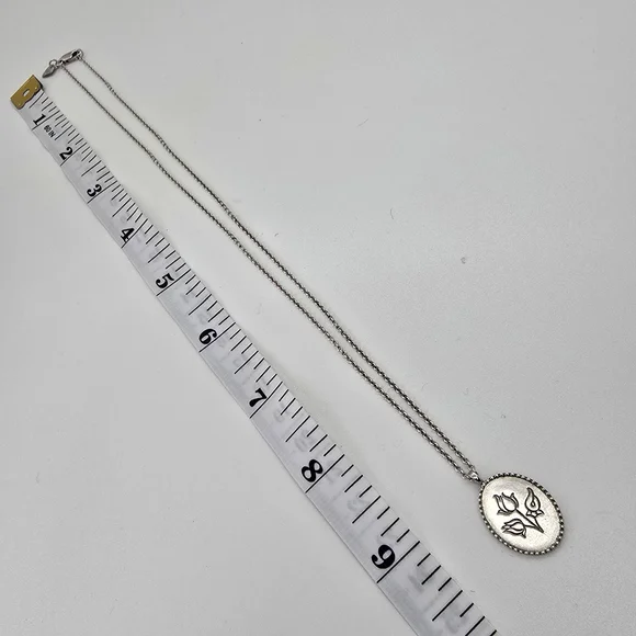 Me & Ro 925 Sterling Silver Oval Pendant Necklace with Floral Motif - Picture 8 of 8